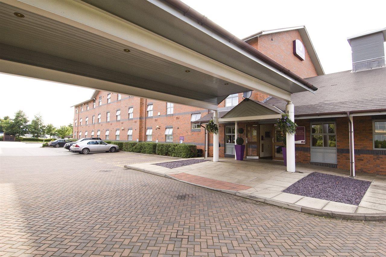 Premier Inn Sheffield Arena Exterior foto