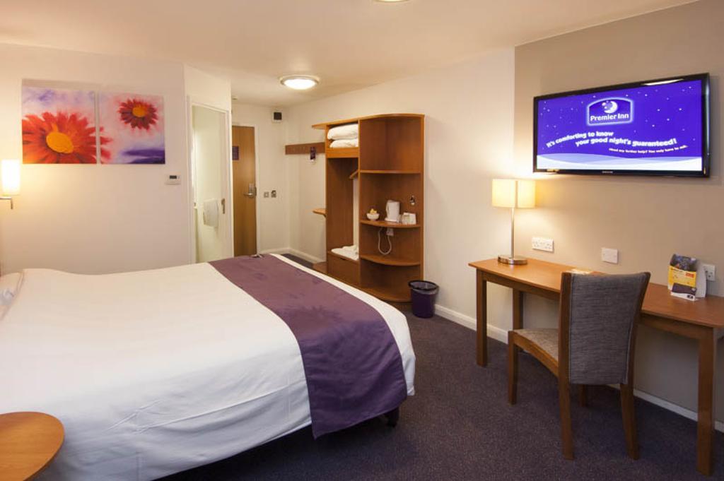 Premier Inn Sheffield Arena Exterior foto
