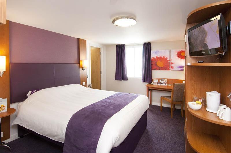 Premier Inn Sheffield Arena Exterior foto